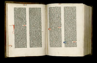 Image of the Gutenberg Bible open to pages 019 verso and 020 recto.